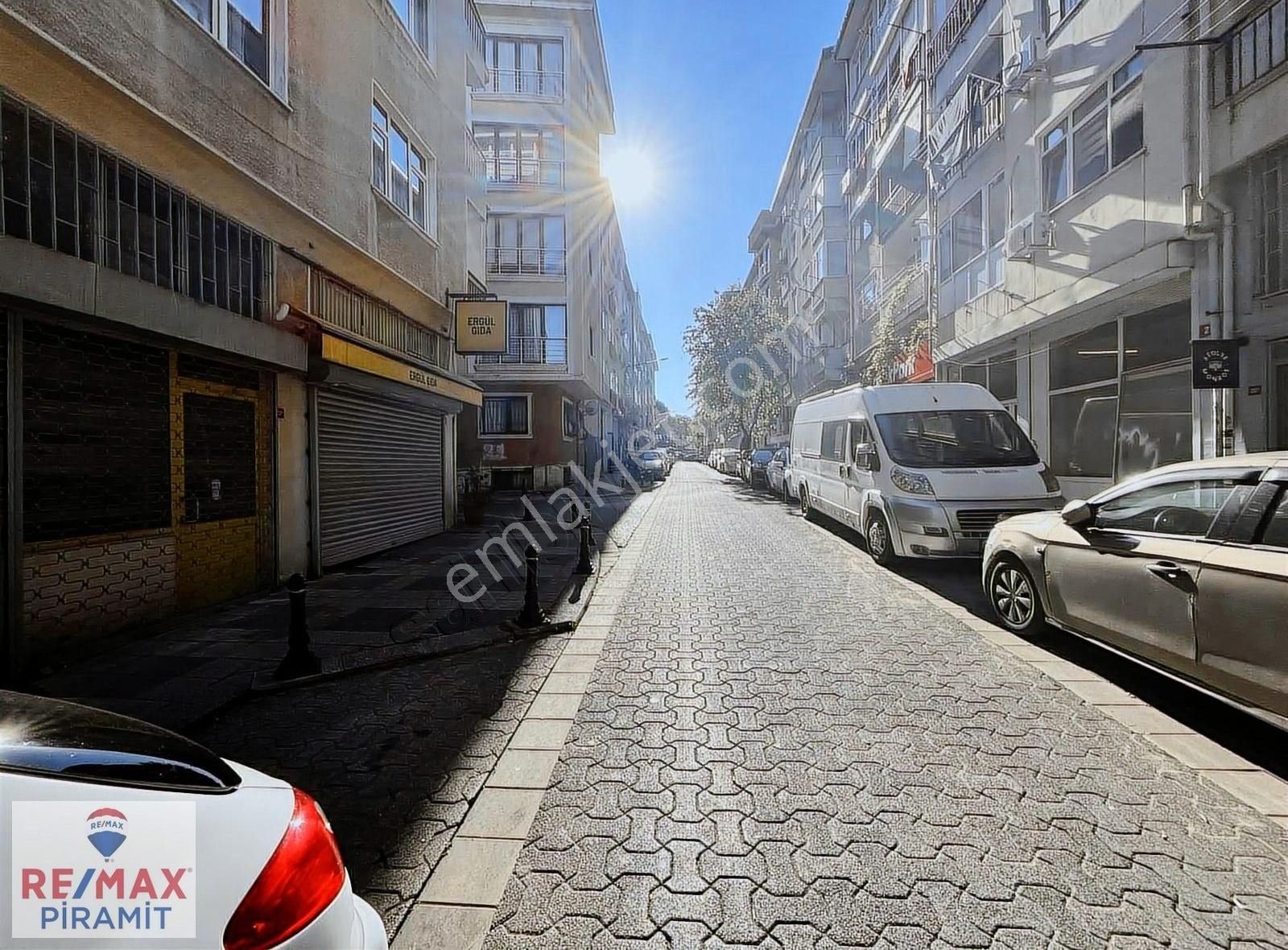 Kadıköy Acıbadem Satılık Dükkan & Mağaza Yüksek Tavan Fırsat 50 M2 Acıbadem