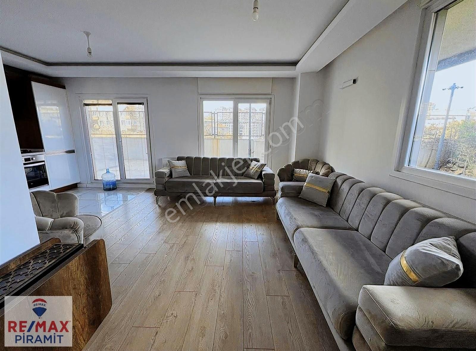 Üsküdar Bahçelievler Kiralık Daire Çengelköy Rüzgartepe Evlerinde Eşyalı Kiralık 2+1 Teraslı Daire