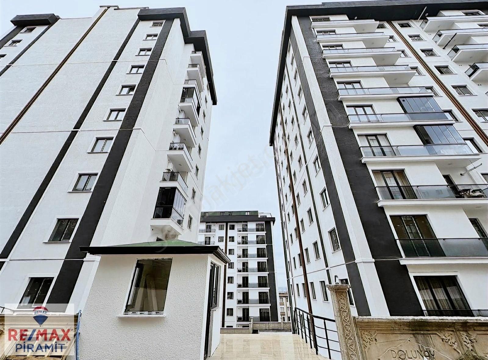 Pendik Çınardere Satılık Daire Pendik' Te Site İçinde Yeni 3+1 Daire