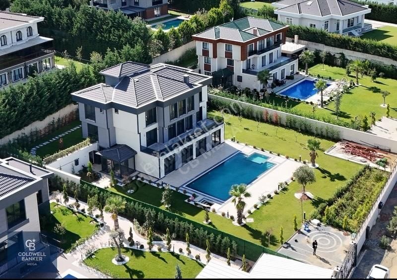 Büyükçekmece Türkoba Satılık Villa Tepekent'te 500 M2 Lux Havuzlu Villa