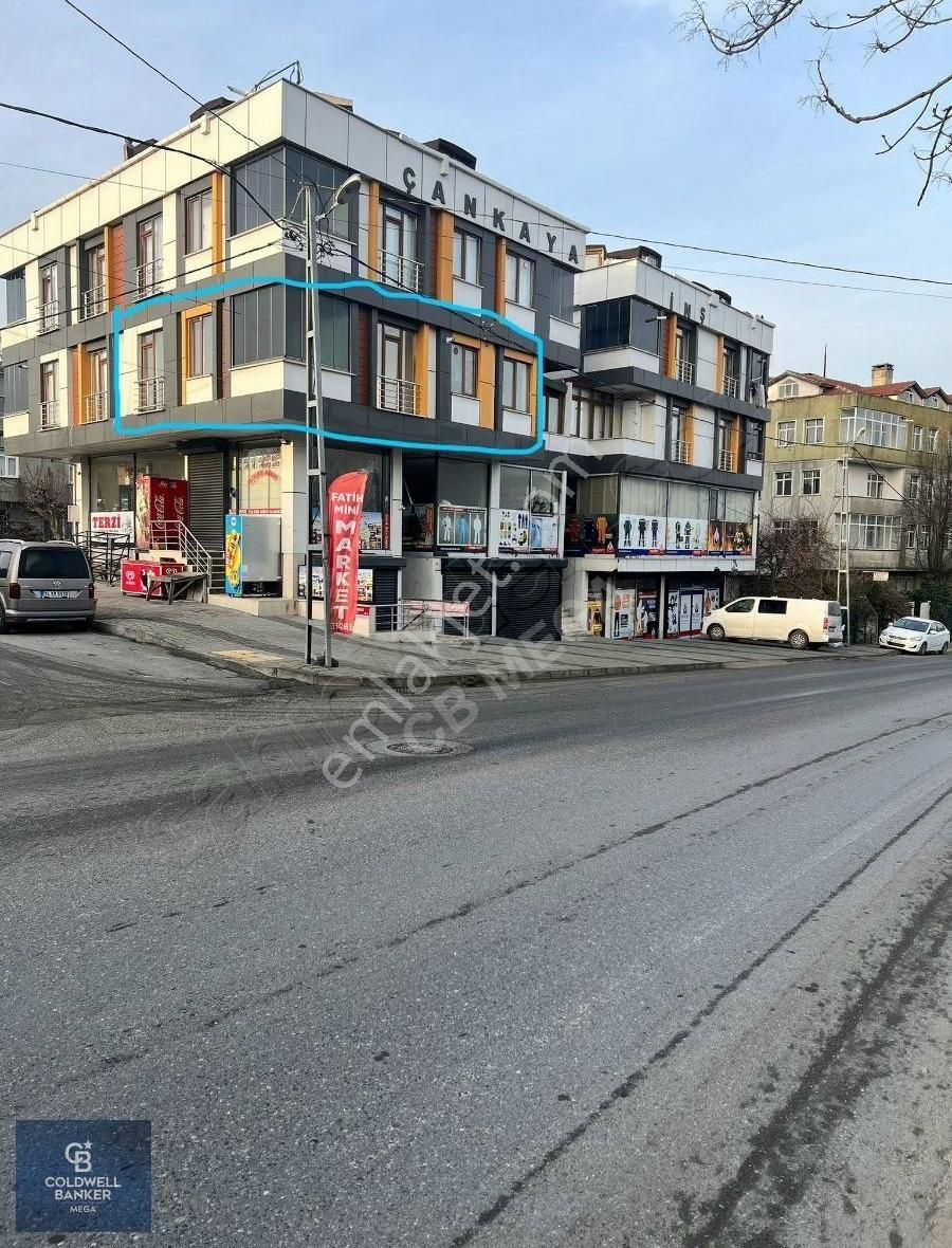 Arnavutköy Karlıbayır Satılık Daire Karlıbayır Bayrak Caddesine Cephe 2+1 Satılık