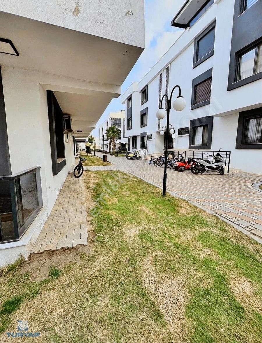 Tire Fatih Kiralık Daire Turyap Tan Fatih Mah Havuzlu Sitede Lüx Eşyalı 3+1 170m2