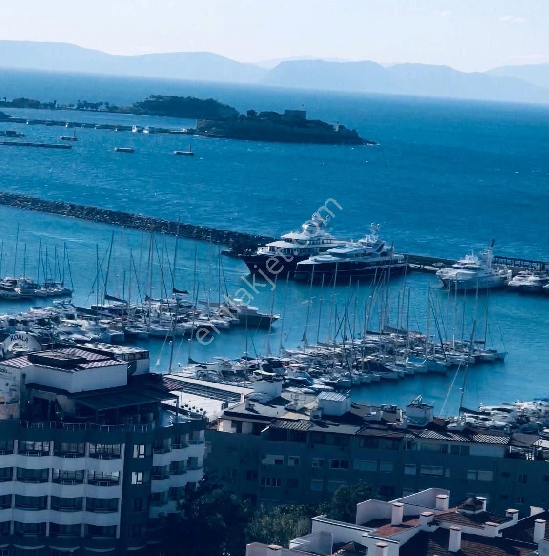 Kuşadası Türkmen Satılık Daire Kuşadası Marinada Panoramik Deniz Manzaralı Kupon Bir Daire