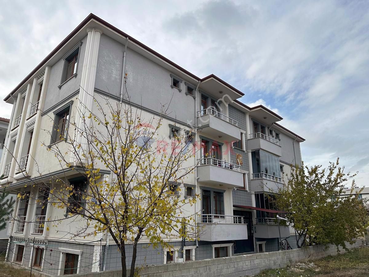 Erzincan Merkez Mimar Sinan Satılık Daire Remax Dem'den Mimar Sinan Mahallesin'de Uygun Fiyatlı Satılık 3+1 Daire