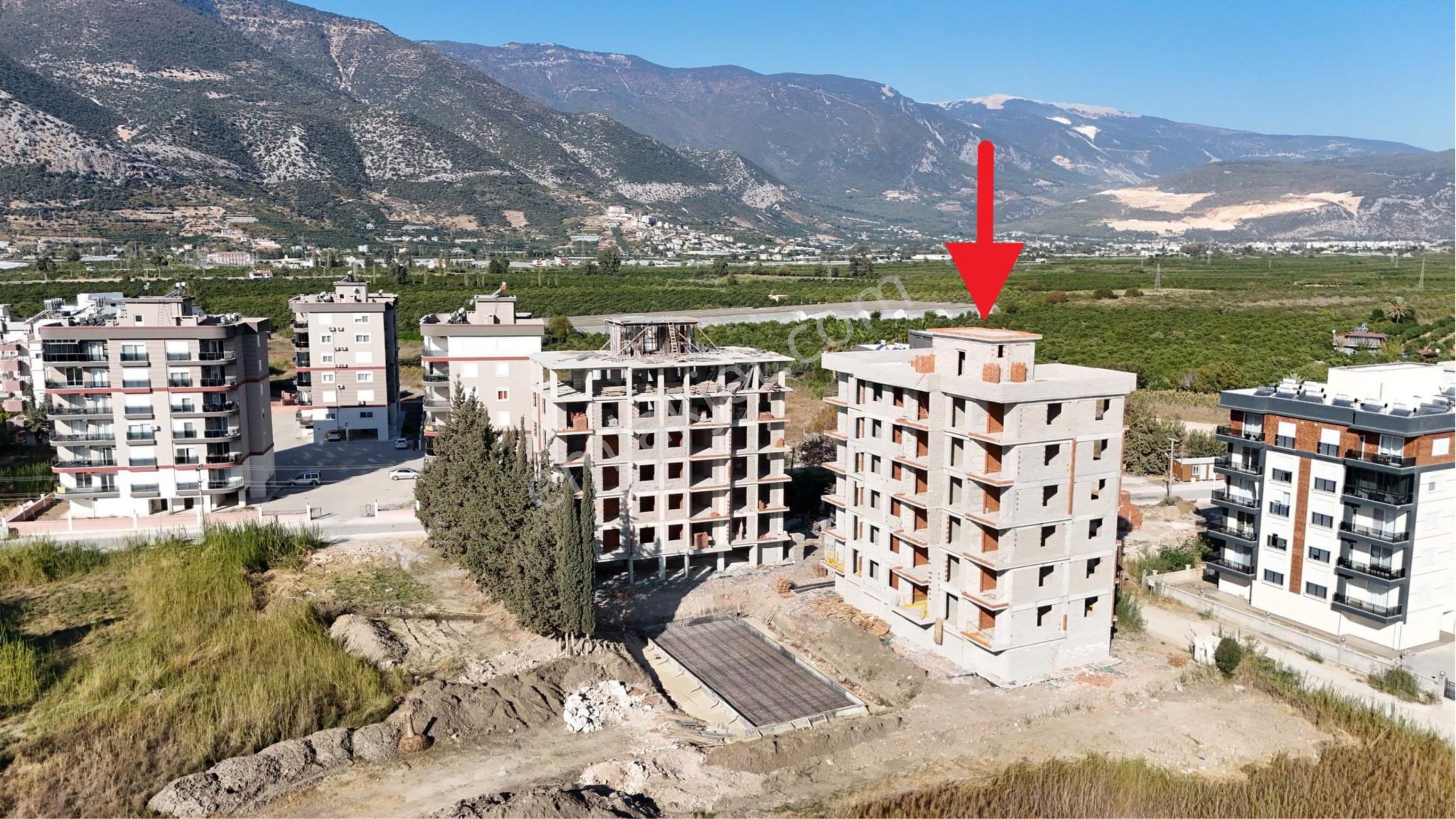 Finike Kum Satılık Daire Ana Yola Yakın 1+1 Lüks Havuzlu Site İçi 4.kat Satılık Daireler