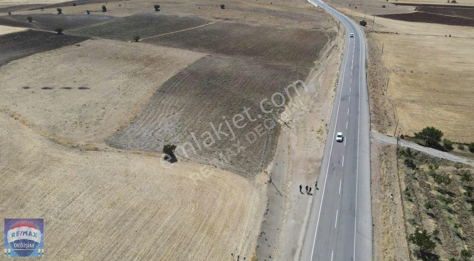 Elazığ Merkez Hıdırbaba Köyü (Gürdal) Satılık Tarla Re/max Değişimden Çemişgezek Yoluna Sıfır Dişidide Harika Tarla