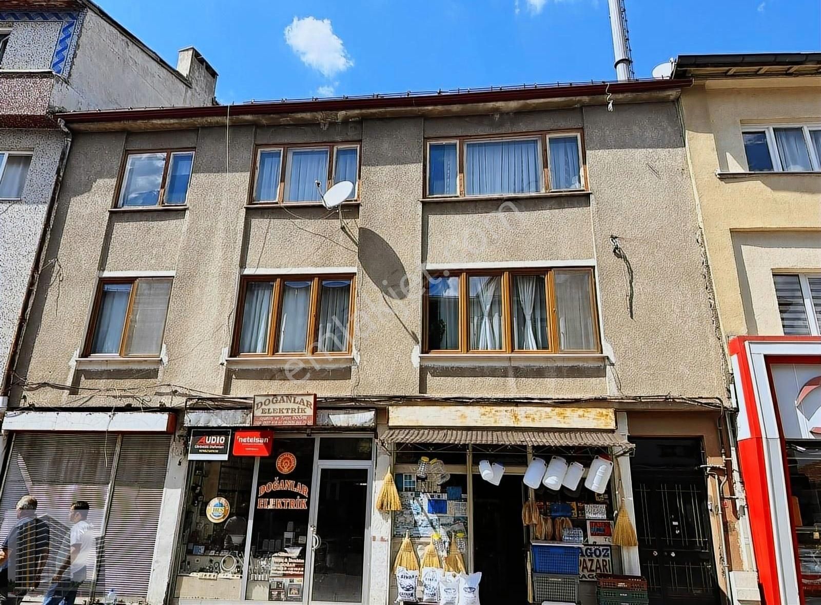 Sivas Merkez Küçükminare Satılık Daire Öz Urhan Emlak'tan Sivas Merkez Dikilitaş'ta Satılık 2+1 Daire