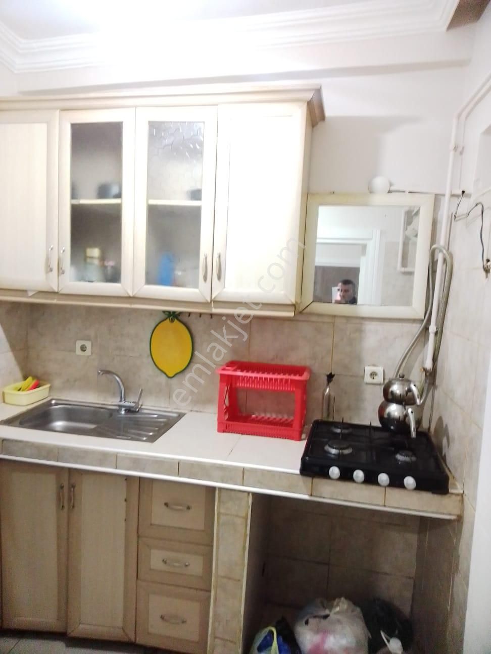 İstanbul Bayrampaşa Eşyalı Kiralık Daire Bayrampaşa Muratpaşa 1+1 Doğalgaz Sobalı Düz Giriş Arka Cephe 65 M2 Kısmi Eşyalı