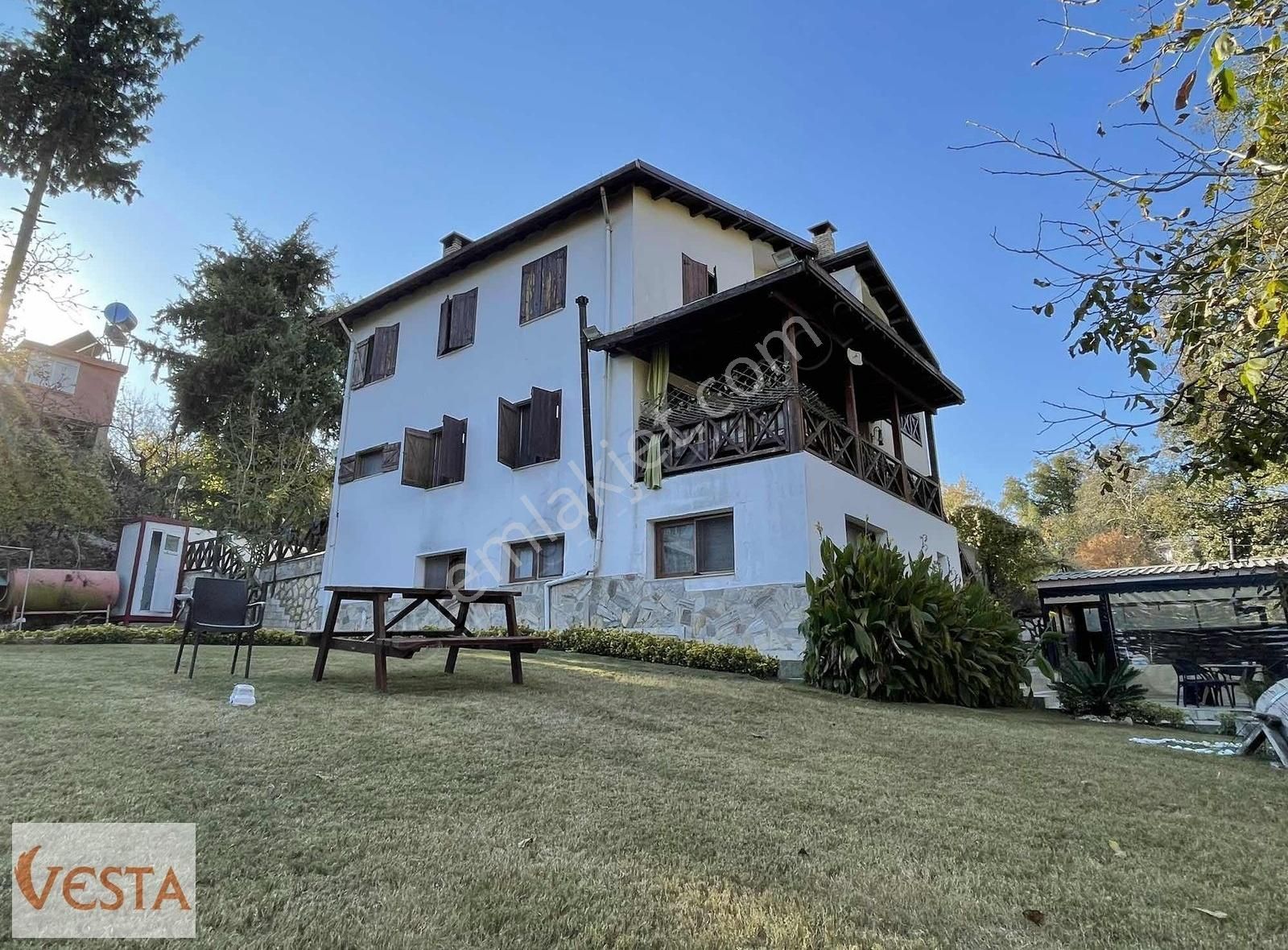 Toroslar Soğucak Satılık Villa Soğucak'ta Akarsu Kenarı 1164 M2 Satılık Konak