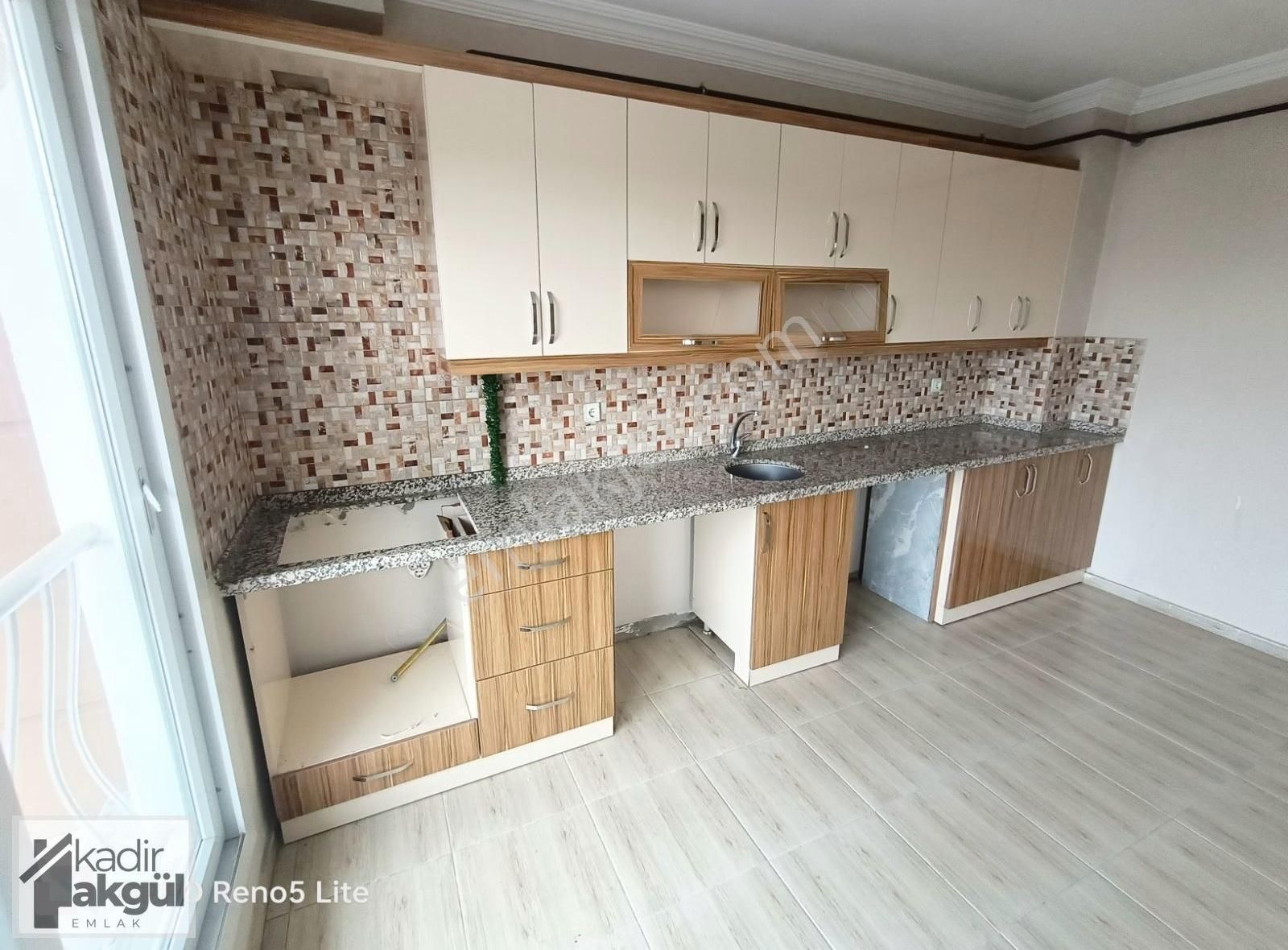 Osmaniye Merkez Cumhuriyet Kiralık Daire Akgül Emlaktan Guneysu Civarı 4+1 Kombili Genis 185m2 Daire