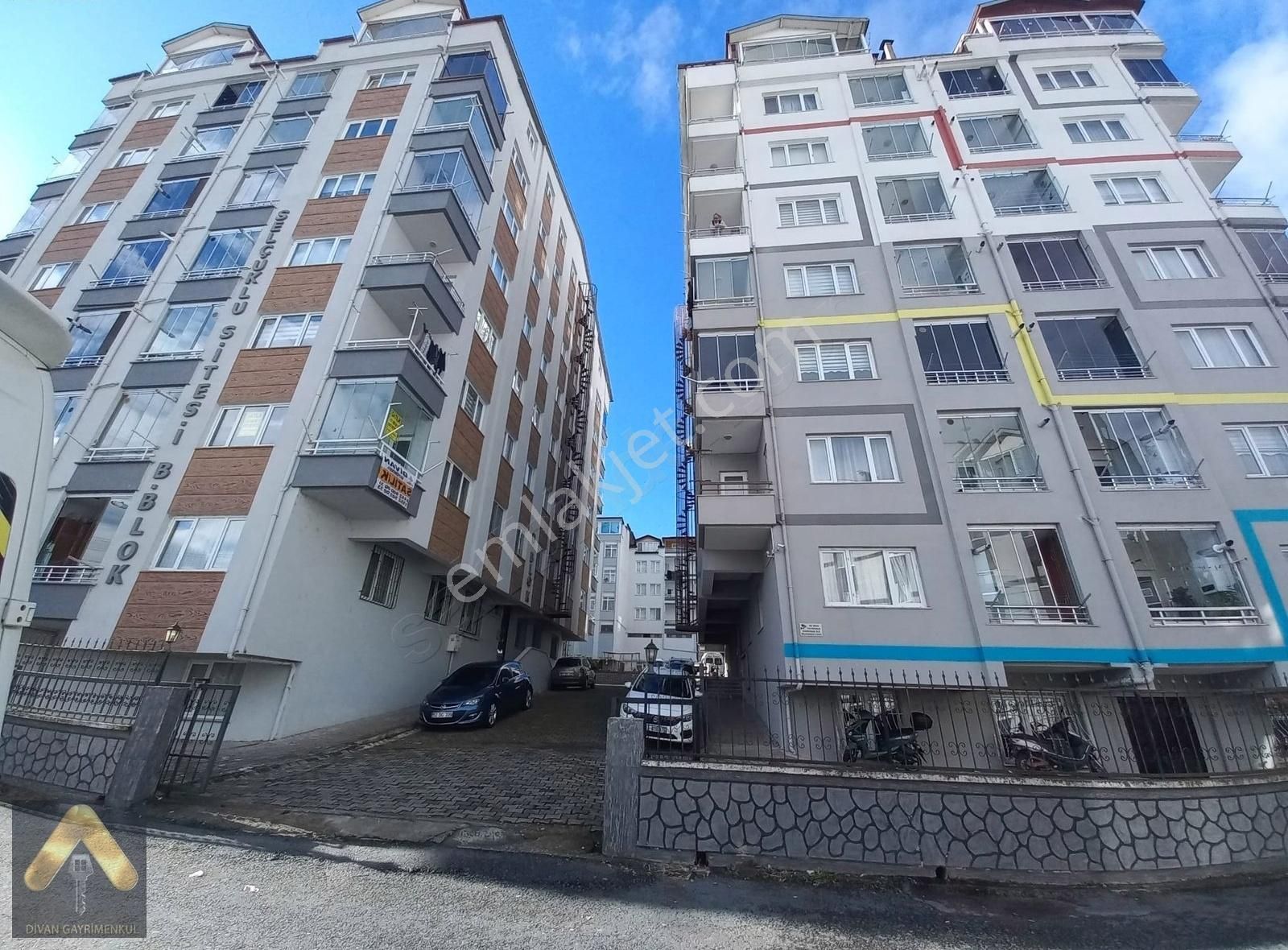 Altınordu Şirinevler Satılık Daire Divan Gayrimenkul Şirinevler Mh. Selçuklu Sitesi 140m2 3+1 Daire