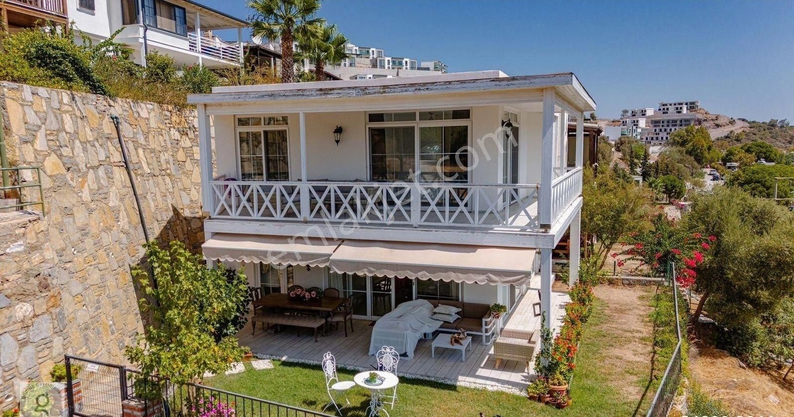 Bodrum Adabükü Çamlık Sitesi’nde Köşe Konumlu Manzaralı Villa. - Görsel 27