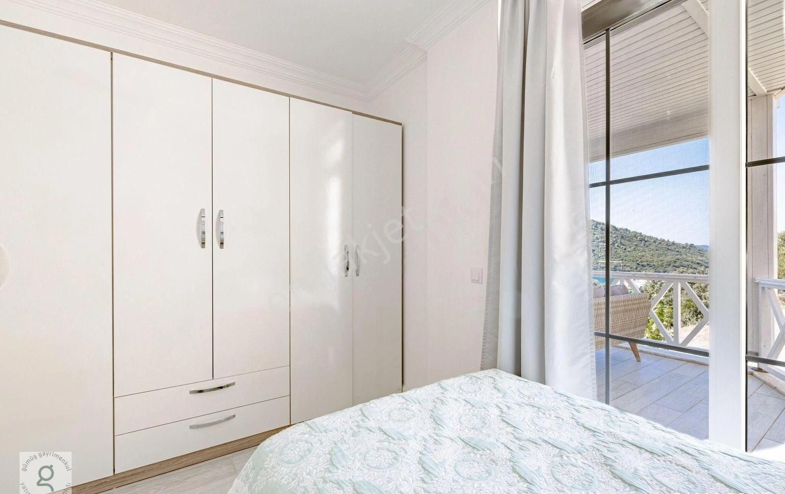 Bodrum Adabükü Çamlık Sitesi’nde Köşe Konumlu Manzaralı Villa. - Görsel 16