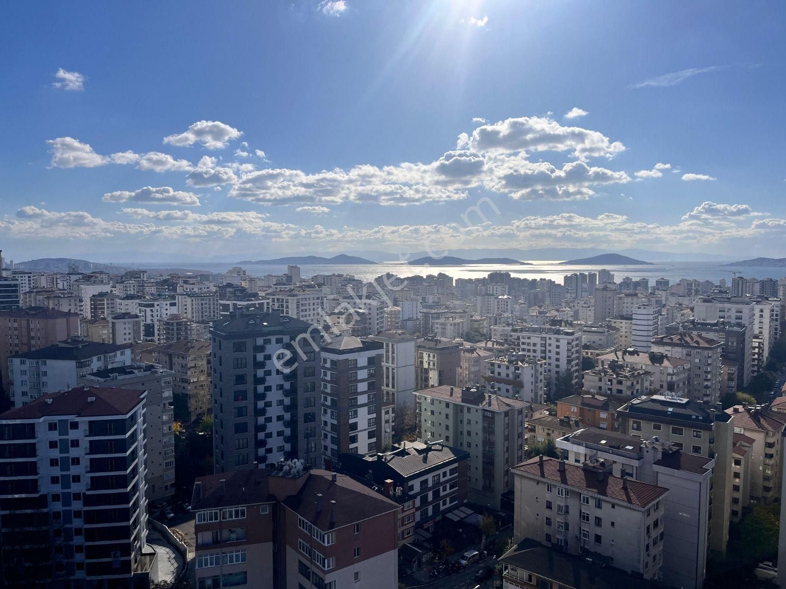 Kadıköy Kozyatağı Satılık Daire Kozyatağında Güvenlikli - Havuzlu Yeni Binada 3+1 Deniz Manzaralı Daire Emlak Masası