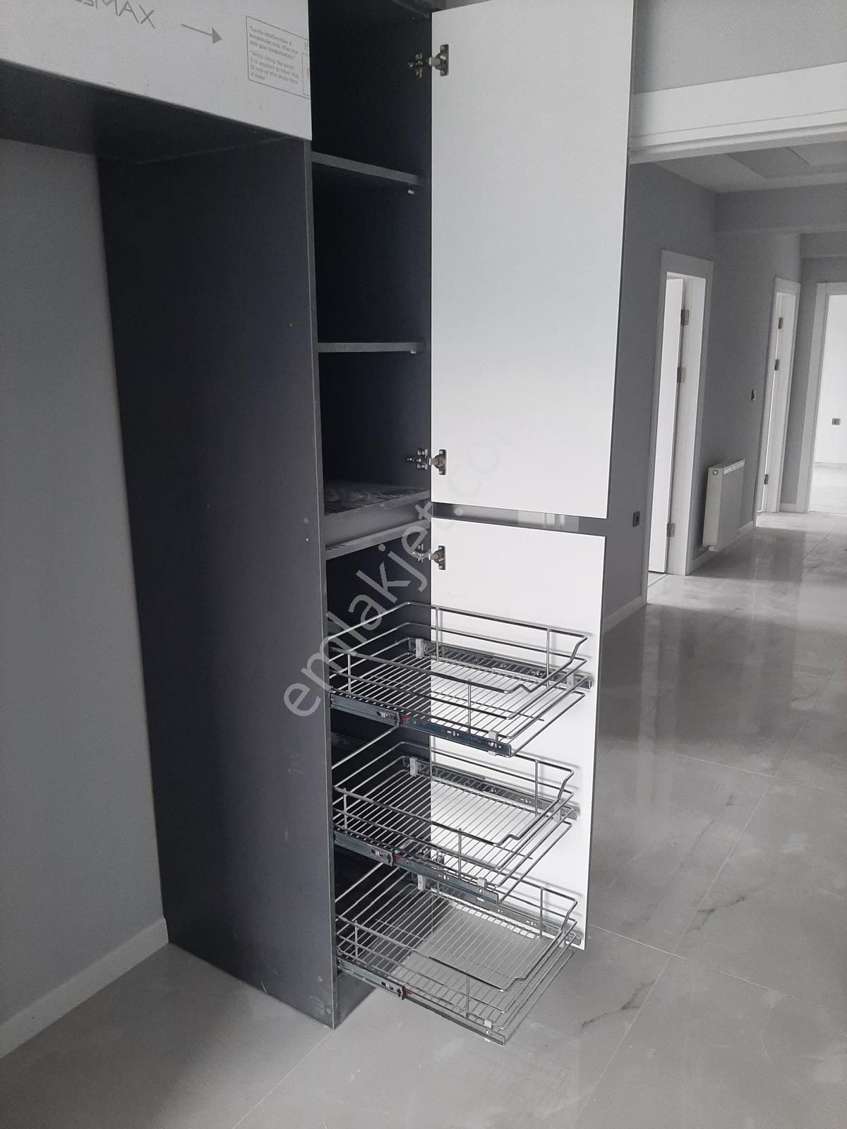 4+1 Sıfır Ebeveyn Banyolu,özel Garajlı Lüks Daire - Görsel 7