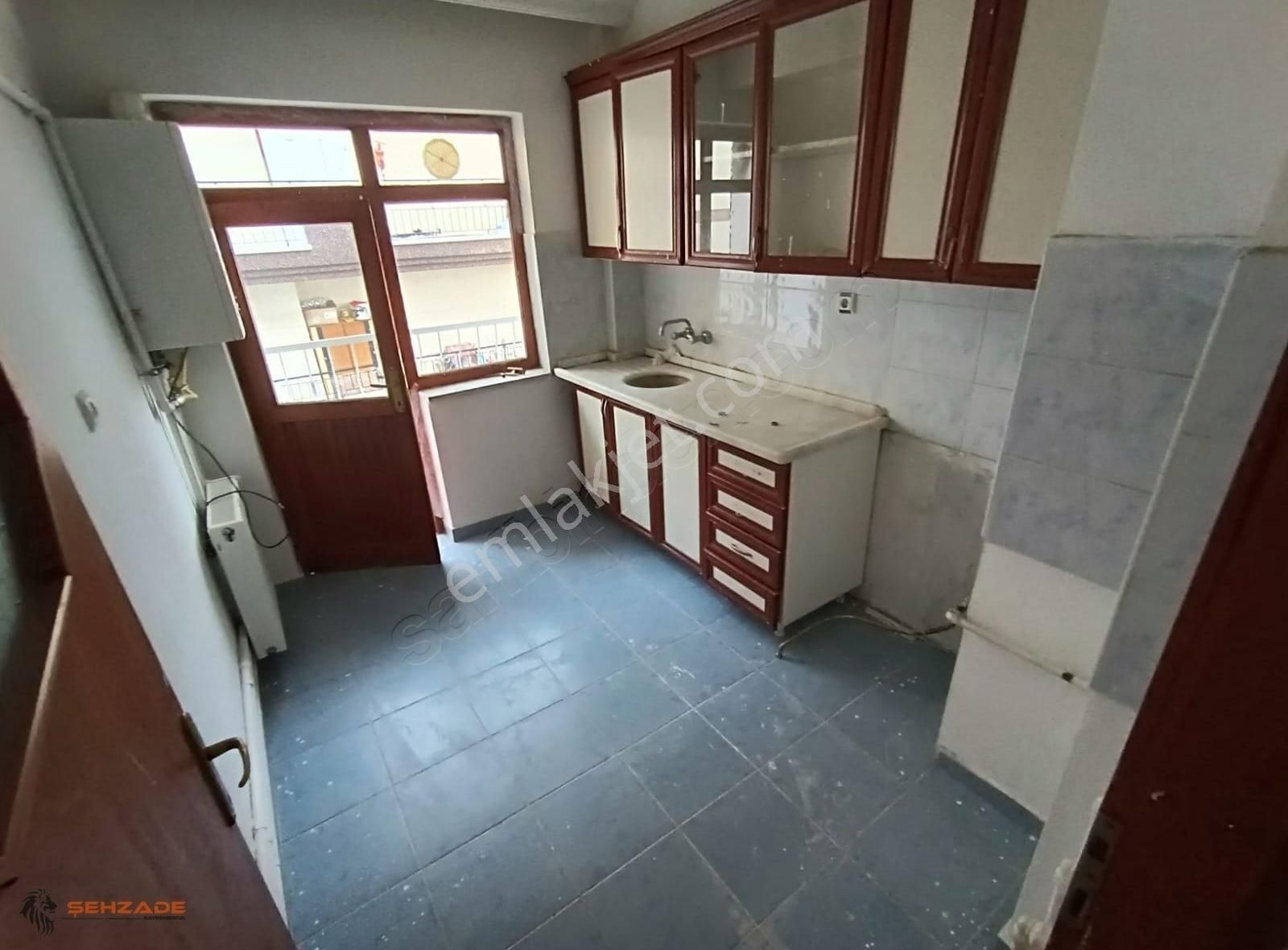 Altındağ Battalgazi Kiralık Daire Şehzade'den 2. Kat 3+1 Ön Cephe Park Yanı Manzaralı 3 Balkon