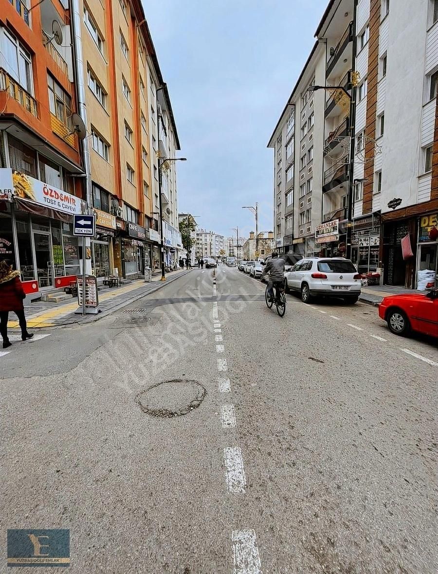 Sivas Merkez Paşabey Kiralık Dükkan & Mağaza Yüzbaşıoğlu Emlak'tan Cadde Üzeri Kiralık Dükkan