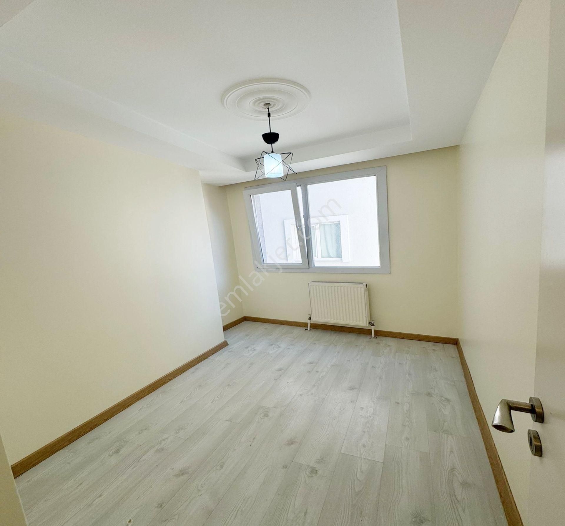 Sedef Gyo'dan Güzelyurt Metrobüs Yanında Acill Satılık Arakat Daire - Görsel 3