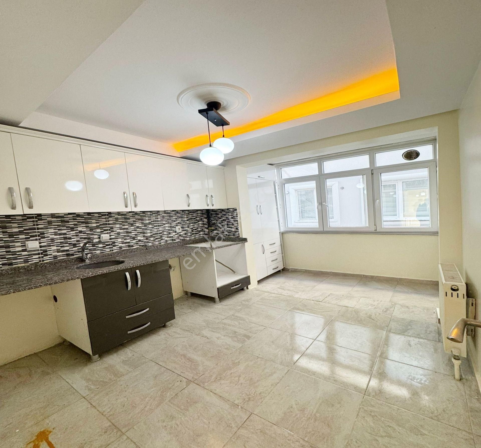 Sedef Gyo'dan Güzelyurt Metrobüs Yanında Acill Satılık Arakat Daire - Görsel 16