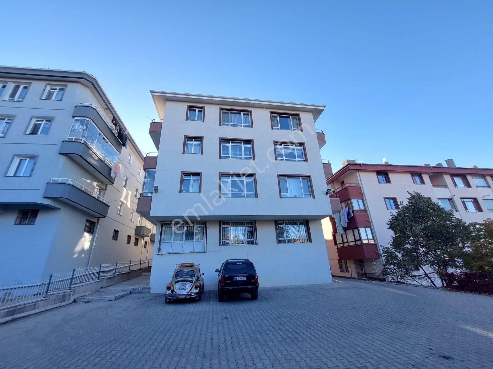 Ankara Çankaya Okula Yakın Kiralık Daire Göraldan 3+1 Bağımsız Salon Park Manzaralı Yapılı Açık Otoparklı Mantolamal