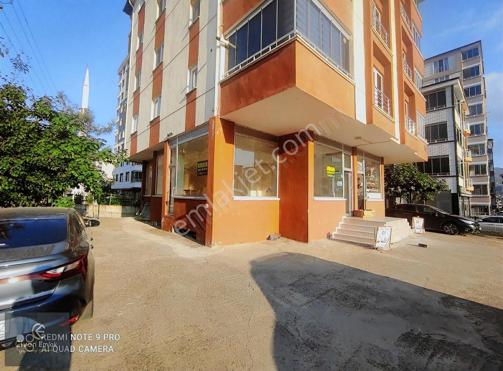 İlkadım Kışla Kiralık Dükkan & Mağaza Civan'dan Kışla Mh.de 70 M² + 80 M² Depolu Kiralık İşyeri