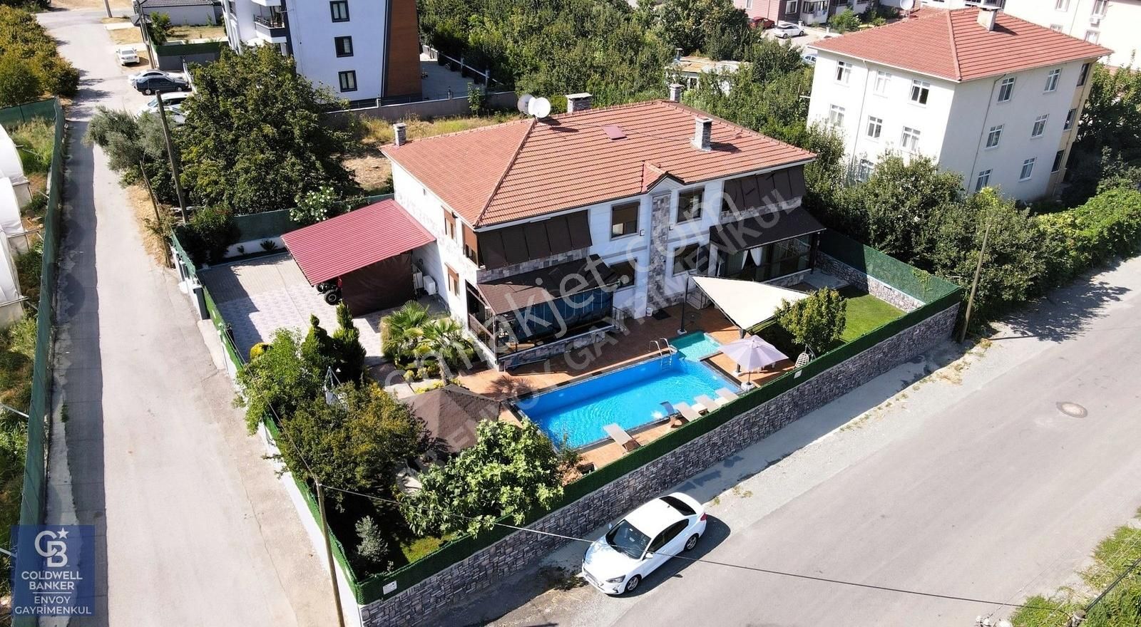 Gölcük Çiftlik Satılık Villa Cb Envoy | Gölcük, Çiftlik'te Özel Tasarım 5+1 Villa