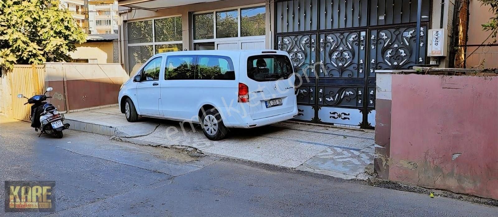 Ödemiş Cumhuriyet Kiralık Dükkan & Mağaza Şehir Merkezinde Bp Petrol Arkasında İşyeri Depo