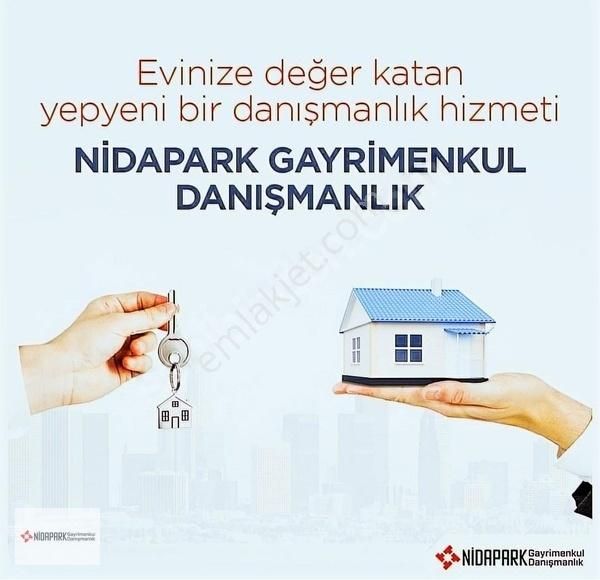 Sarıyer İstinye Satılık Residence Nidapark İstinye'de Manzaralı Büyük Tip 4,5+1 Çatı Dubleksi