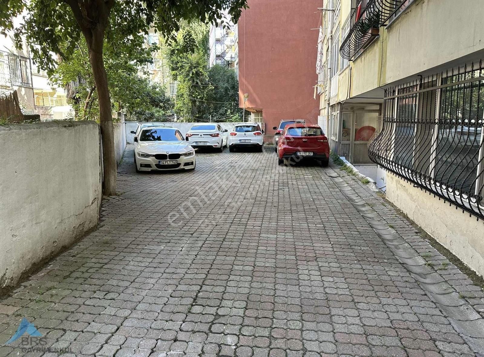 Bakırköy Kartaltepe Kiralık Daire Kartaltepede Çok Temiz Otoparklı Büyük Daire