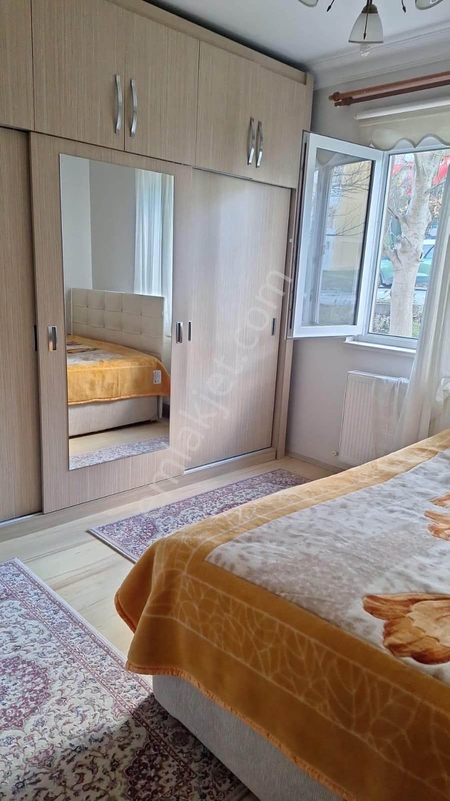 Adapazarı 15 Temmuz Camili Kiralık Daire Şükran Gayrimenkul'den 15 Temmuz Camilide Eşyalı Kiralık Daire Mis Gibi Tertemiz