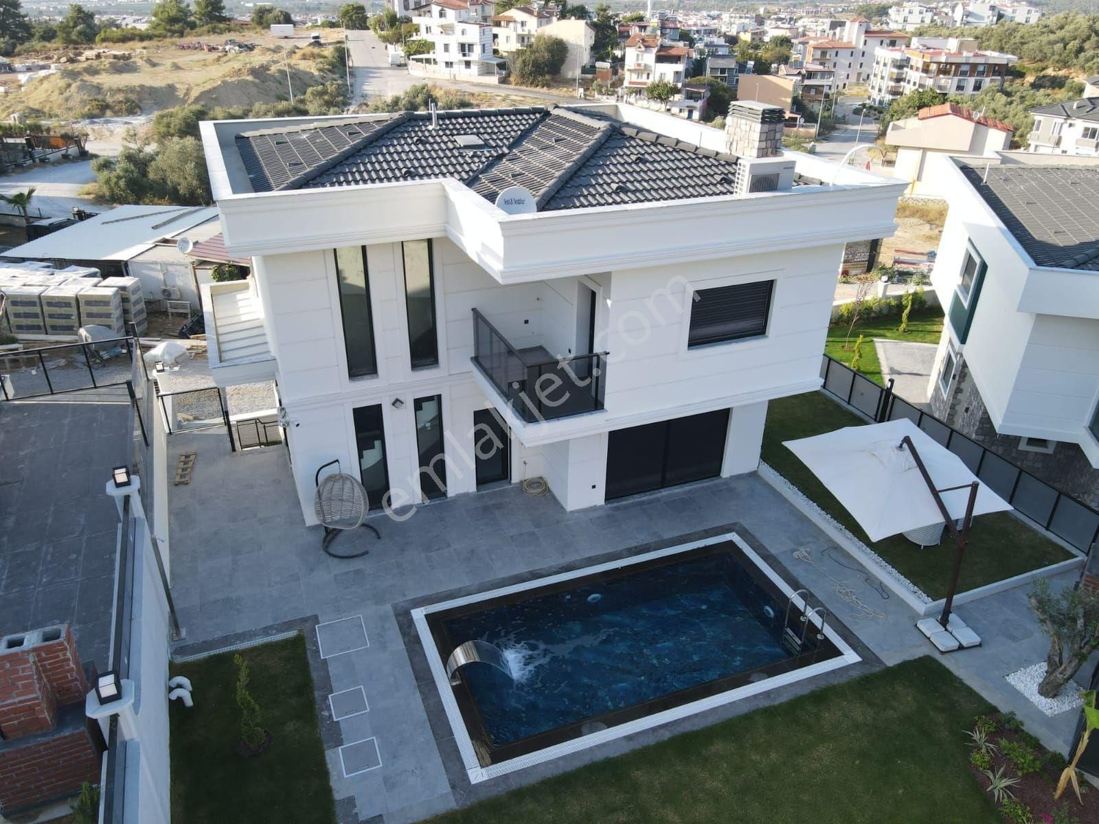 Kuşadası Davutlar Satılık Villa ++bıg Group** 5 Oda,2 Salon,2 Mutfak,4 Banyo,4 Wc.