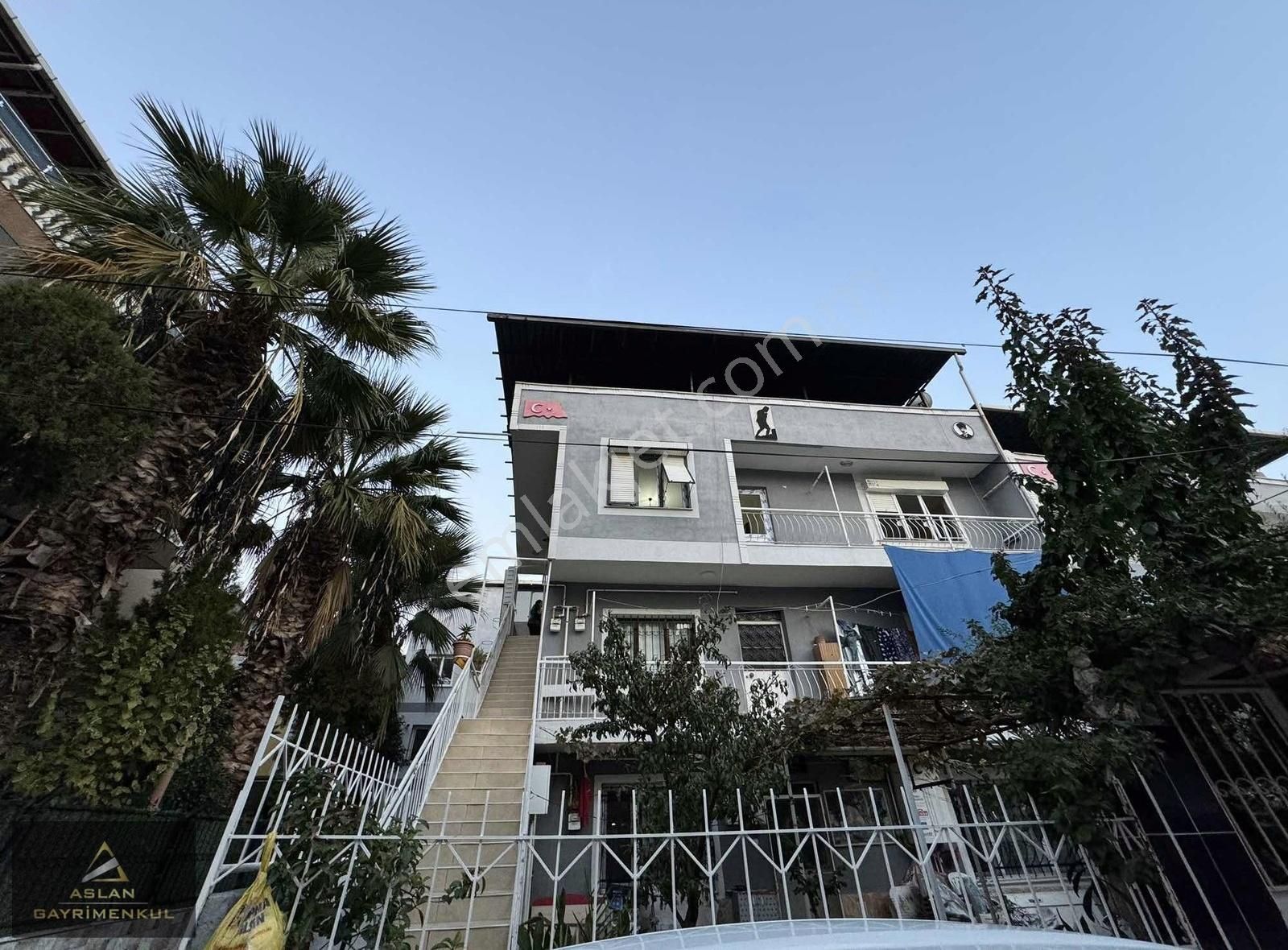 Bayraklı Emek Kiralık Daire Aslan'dan Emek Mah.'de K.mutfak,doğalgazlı Kiralık 2+1 Daire