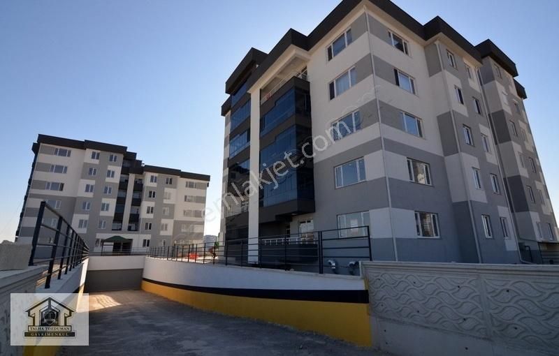 Karaman Merkez Yenişehir Satılık Daire Talha Tozduman'dan Yenişehirde/sıfır/k.otopark/teraslı 355m2 4+1