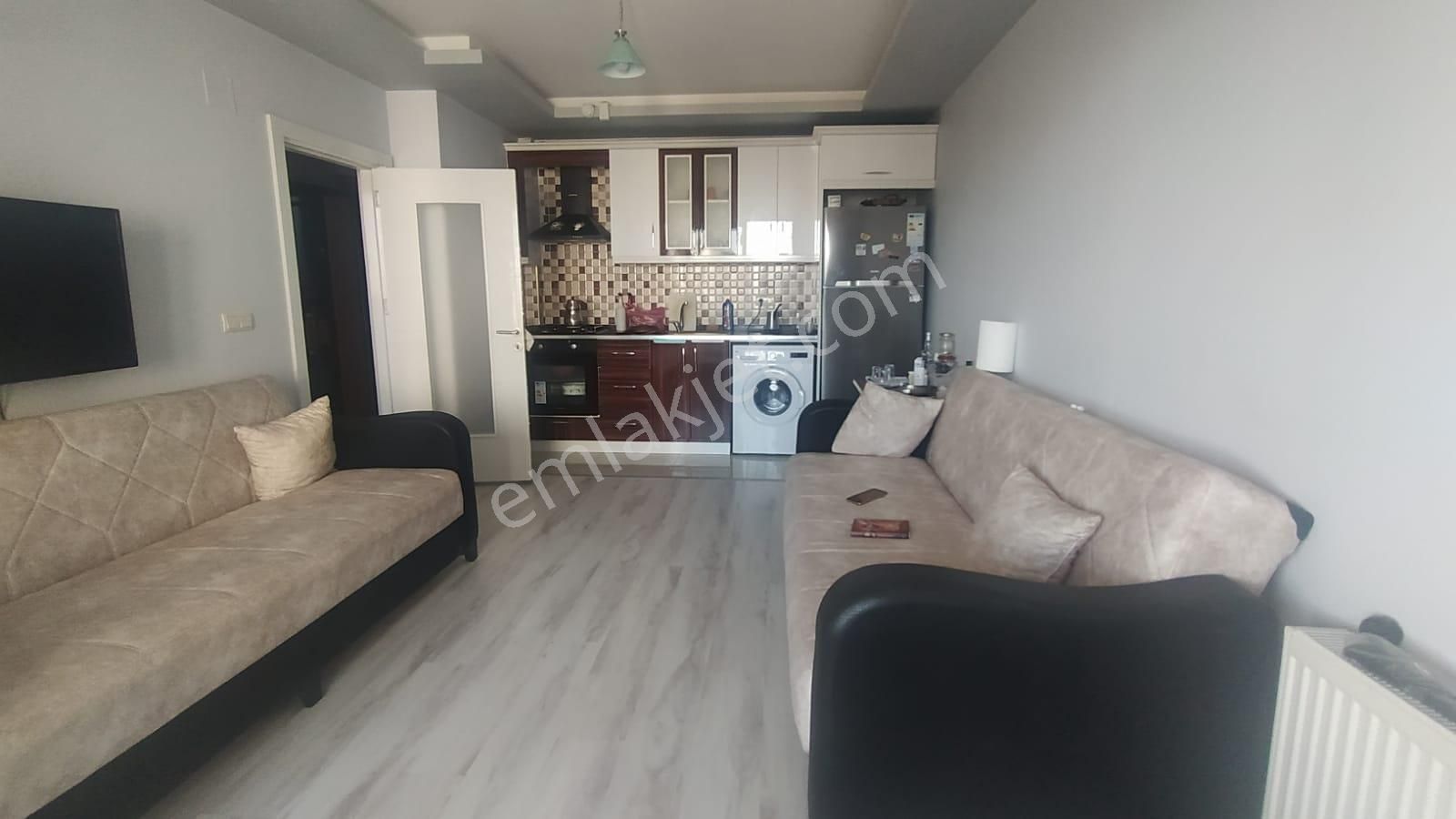 Tece Deniz Mah.de Havuzlu Site'de 1+1 Eşyalı Kiralık Daire - Görsel 3