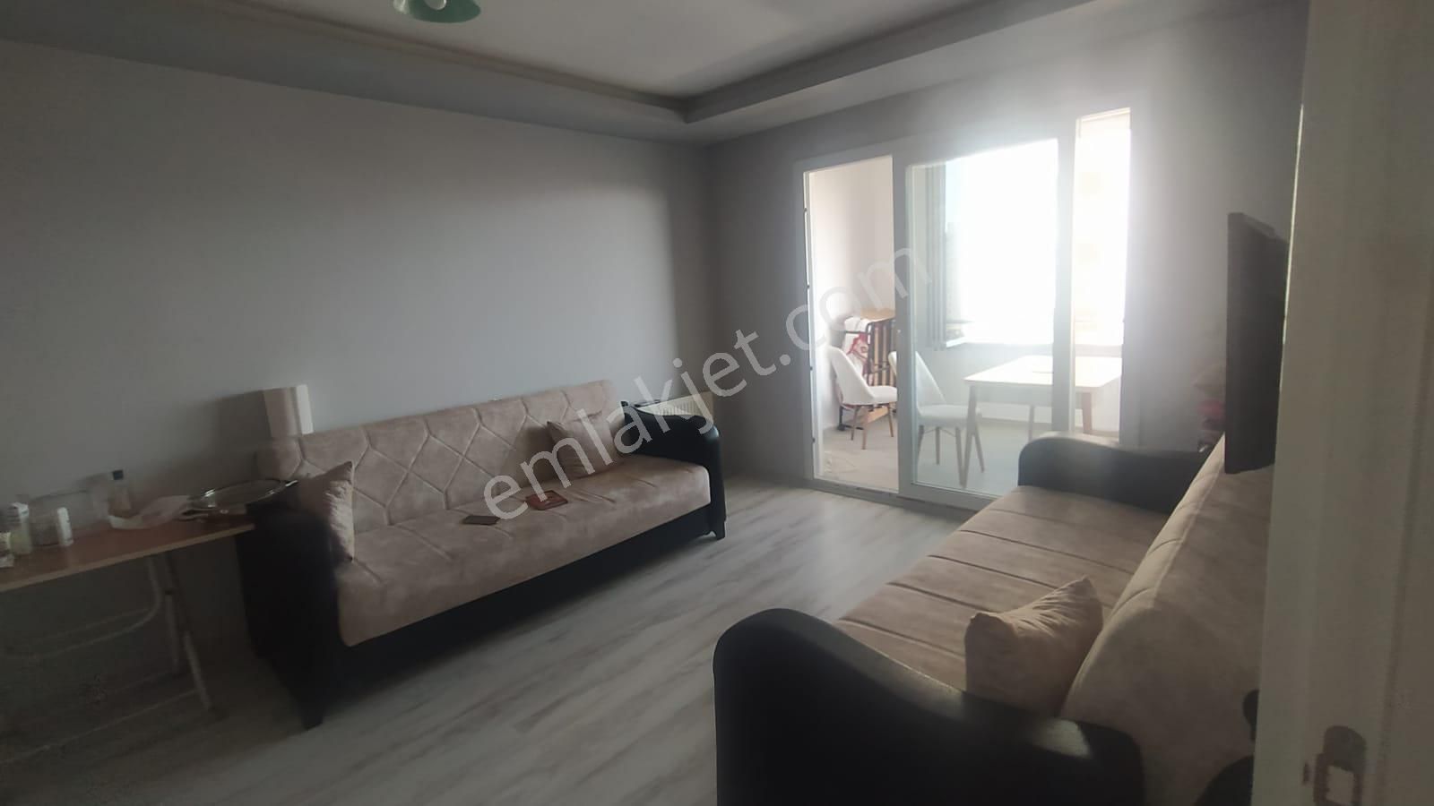 Tece Deniz Mah.de Havuzlu Site'de 1+1 Eşyalı Kiralık Daire - Görsel 4