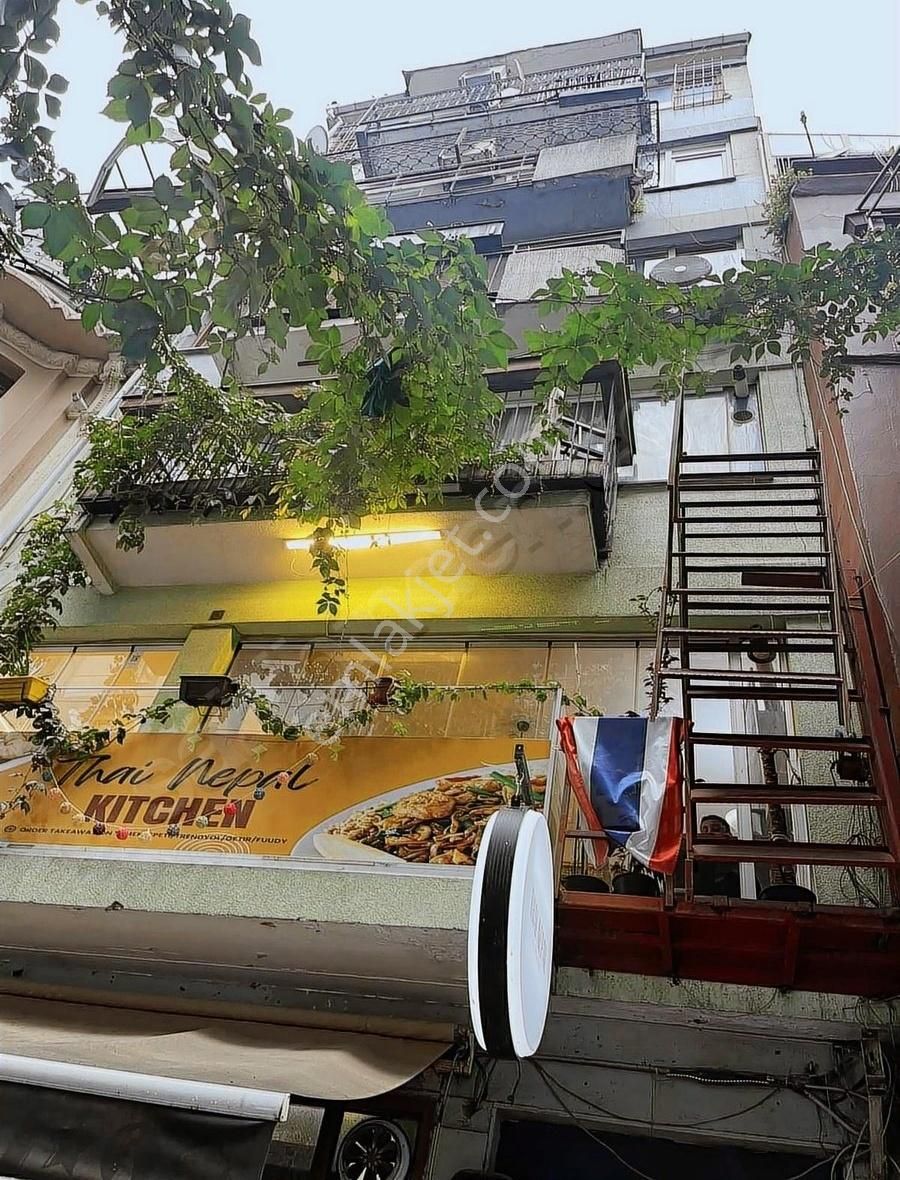 Beyoğlu Katip Mustafa Çelebi Satılık Daire Beyoğlu İpek Sokakta 2+1 Daire