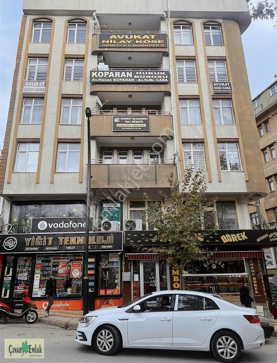 Merzifon Camicedit Kiralık Ofis Çınar Emlak'tan Eşyalı Kiralık Ofis