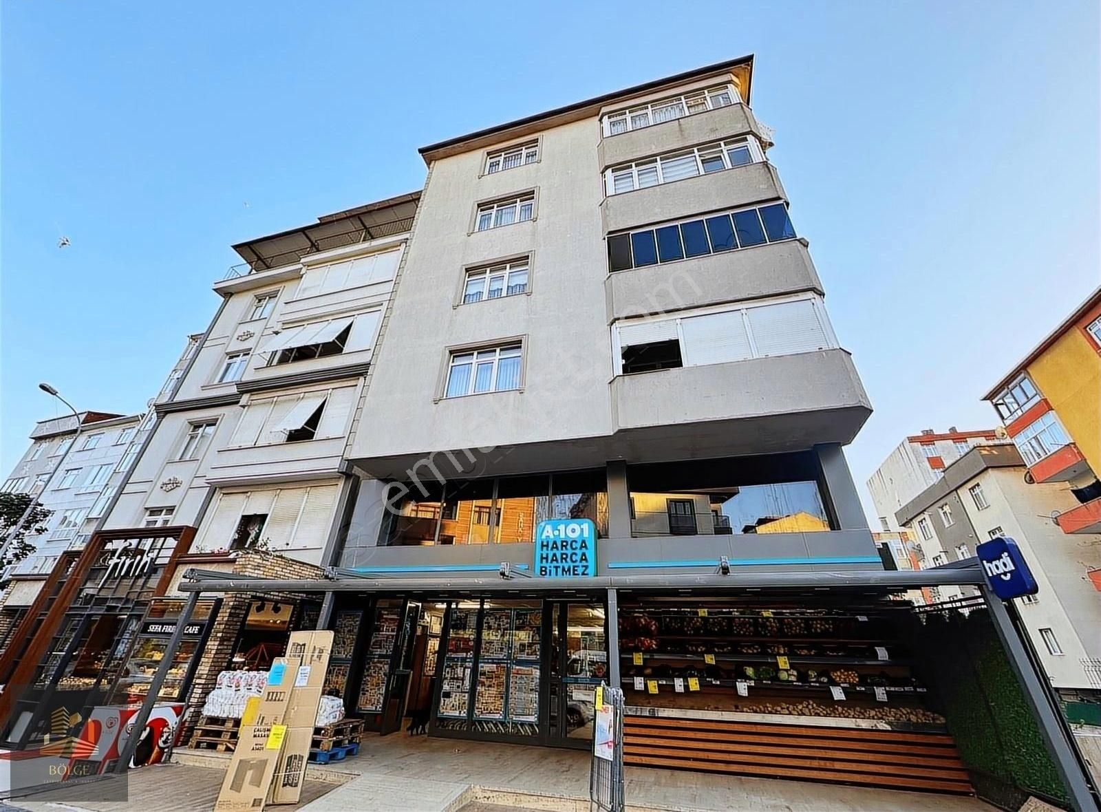 Pendik Kaynarca Satılık Daire Bölge Emlak'tan Alt Kaynarcada 140 M2 Cadde Üzeri 3+1 Daire