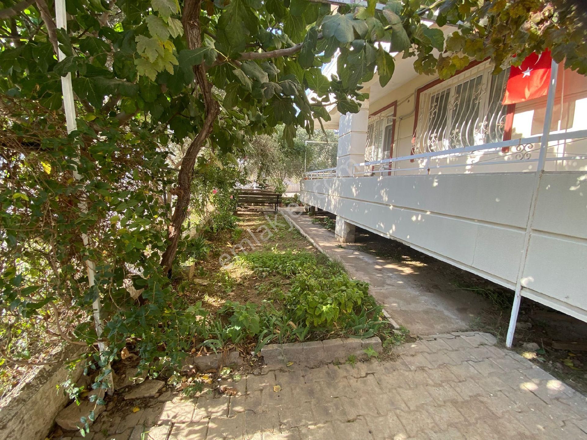 Villa Görünümlü Bina Ve Arsa - Görsel 5