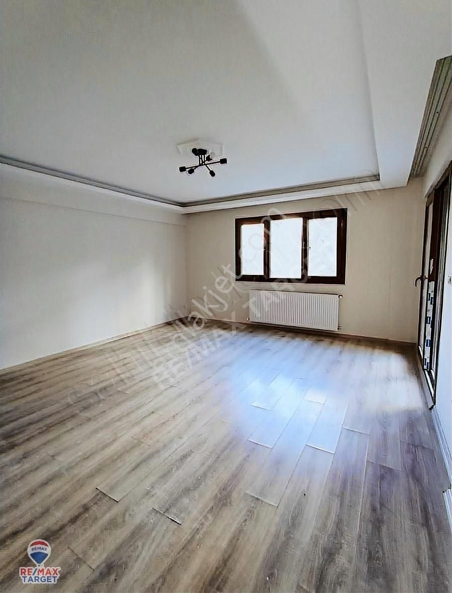 Menemen 9 Eylül Kiralık Daire Remax Target'tan Ulukent'te Kiralık 2+1 Daire