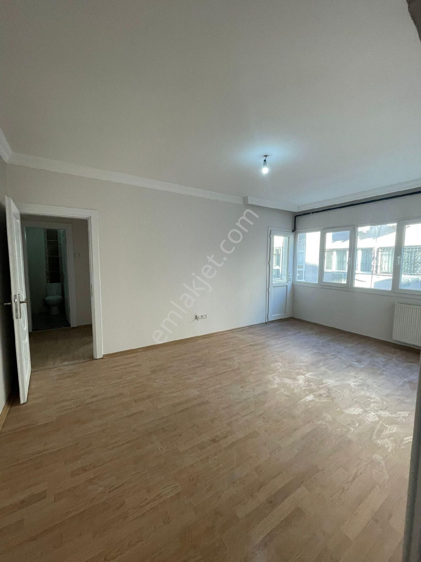 Konak Güzelyalı Kiralık Daire Güzelyalıda 110 M2,3+1,dogalgazli Bakimli Daire