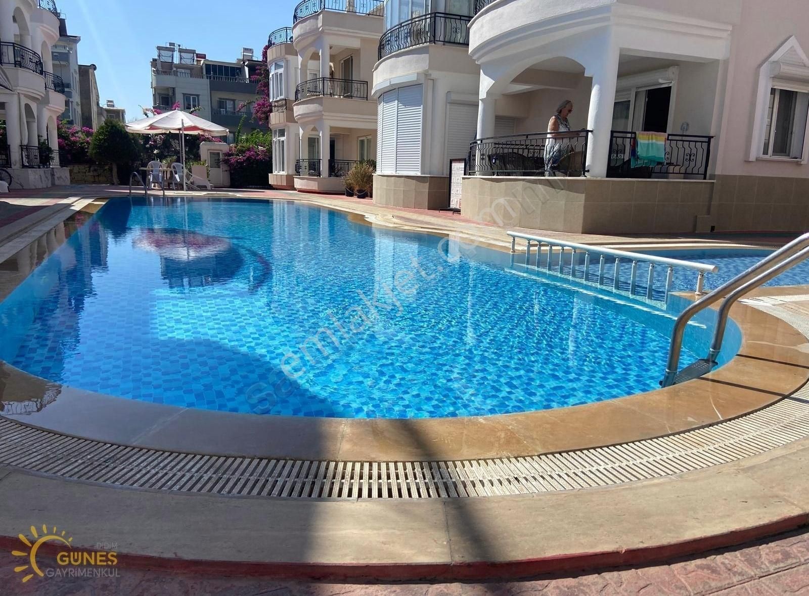 Didim Efeler Satılık Villa Didim Efeler Mahallesinde Site İçerisinde 4+1 Villa