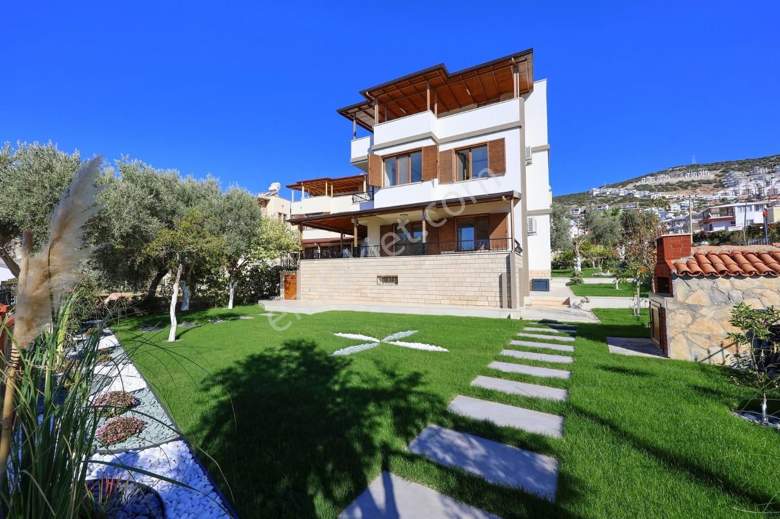 Didim Akbük Satılık Villa Aydın Didim Akbük'te Tam Müstakil Full Deniz Mazaralı Villa