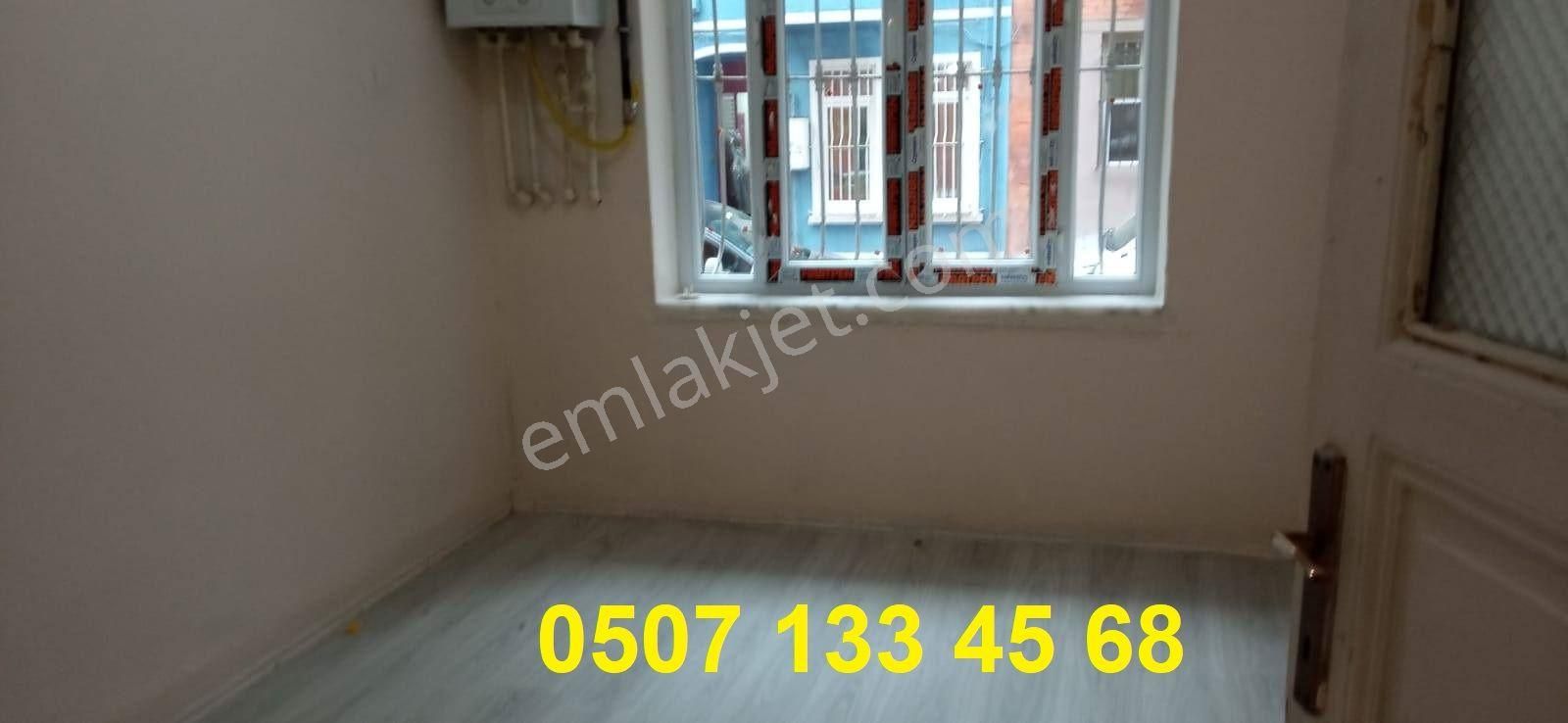 Beyoğlu Kalyoncu Kulluğu Kiralık Daire Taksim Merkezde İçi Yenilenmiş 2+1 Yüksek Giriş