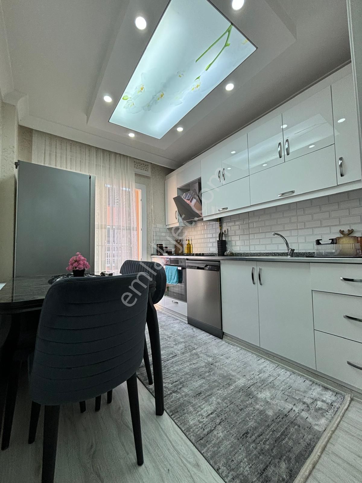 Turgutlu Kurtuluş Satılık Daire Turgutlu Eymen Emlak'tan Kurtuluş Mh. Adliye Civarı Satılık 2+1 Doğalgazlı Daire 🏡