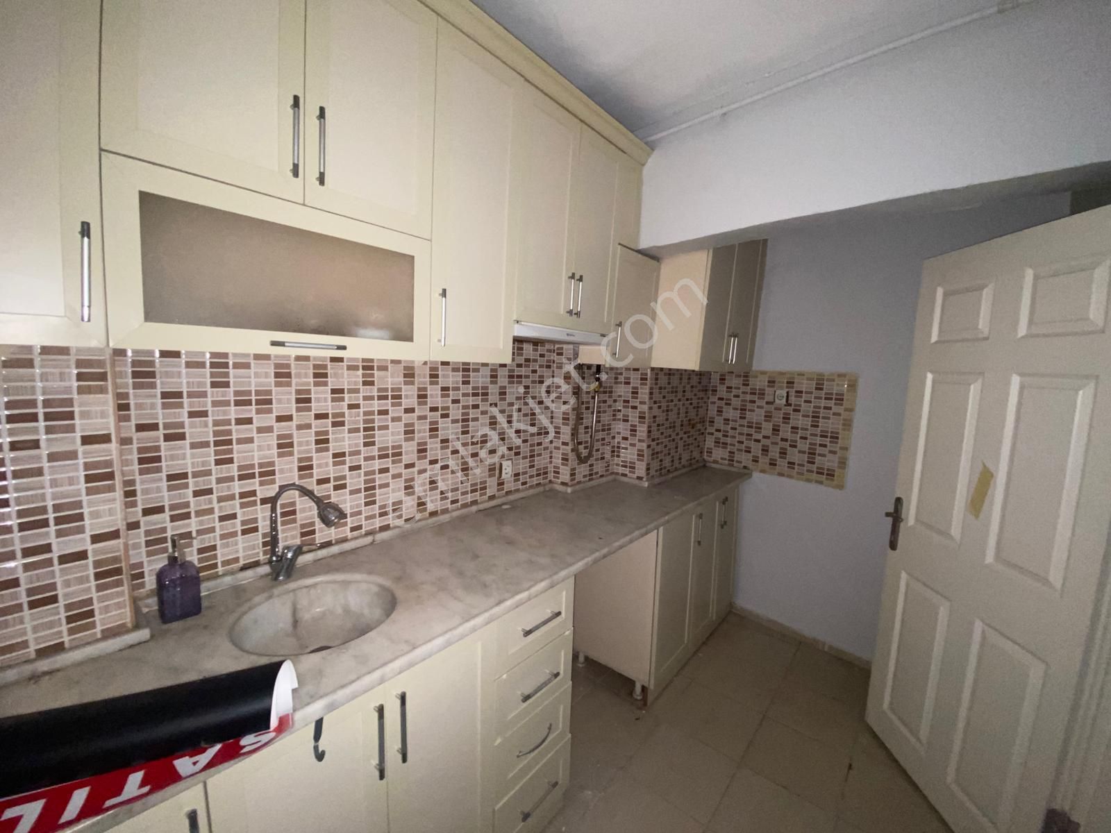 Acil Üçyol Meydan Yakını Bahçelievler Mahde 3+1 120m2 D.gazlı Arakat Ayrı Mutfak Ferah Daire - Görsel 18