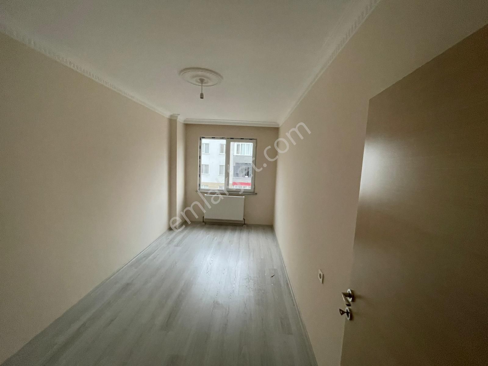 Çerkezköy Kızılpınar Namık Kemal Kiralık Daire Akyüz Gayrimenkul Den Merkezi Konumda Kiralık 3+1 Daire