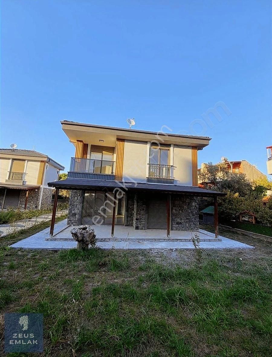 Ayvacık Küçükkuyu Bld. (Mıhlı) Satılık Villa Sıfır Lüx Deniz 50mt 3+1 Villa