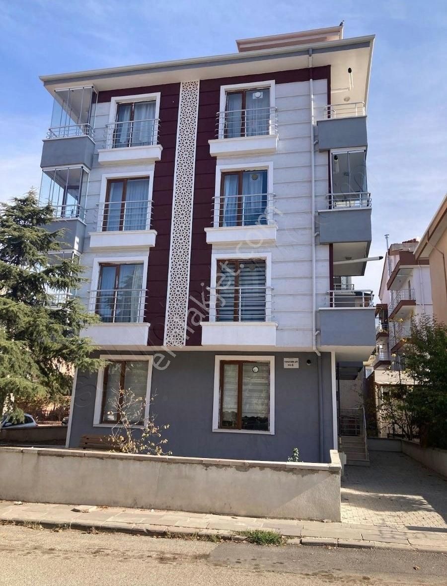 Gölbaşı Karşıyaka Satılık Daire Asansörlü 3 Balkon Güney Cephe