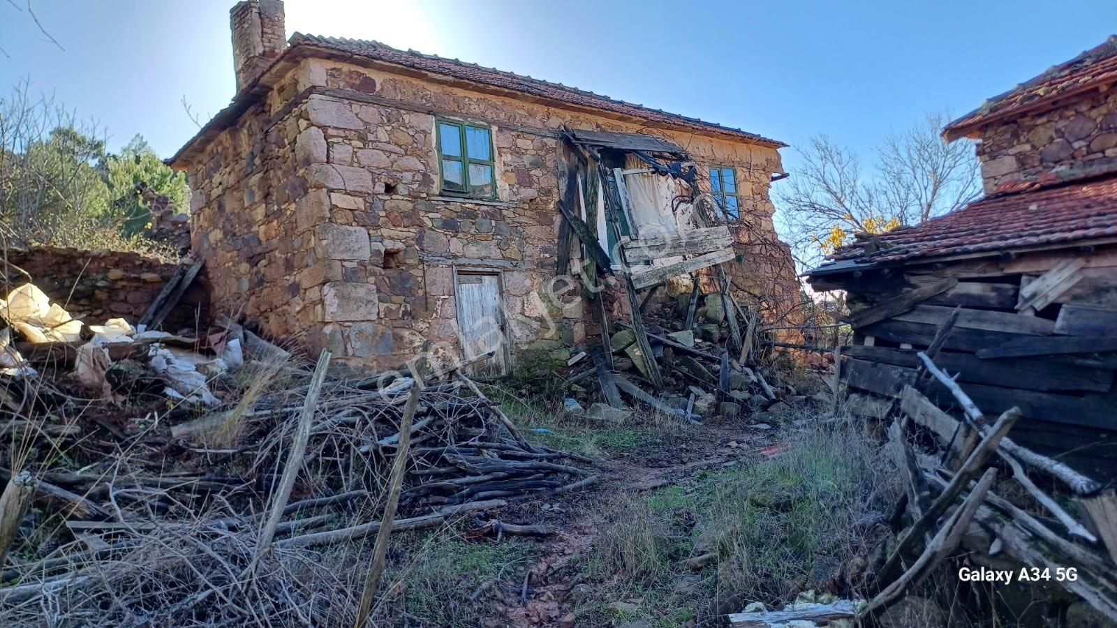 Ayvacık Baharlar Köyü (Dereoba) Satılık Müstakil Ev Nisa Gayrimenkulden Köy Evi Bahcesi